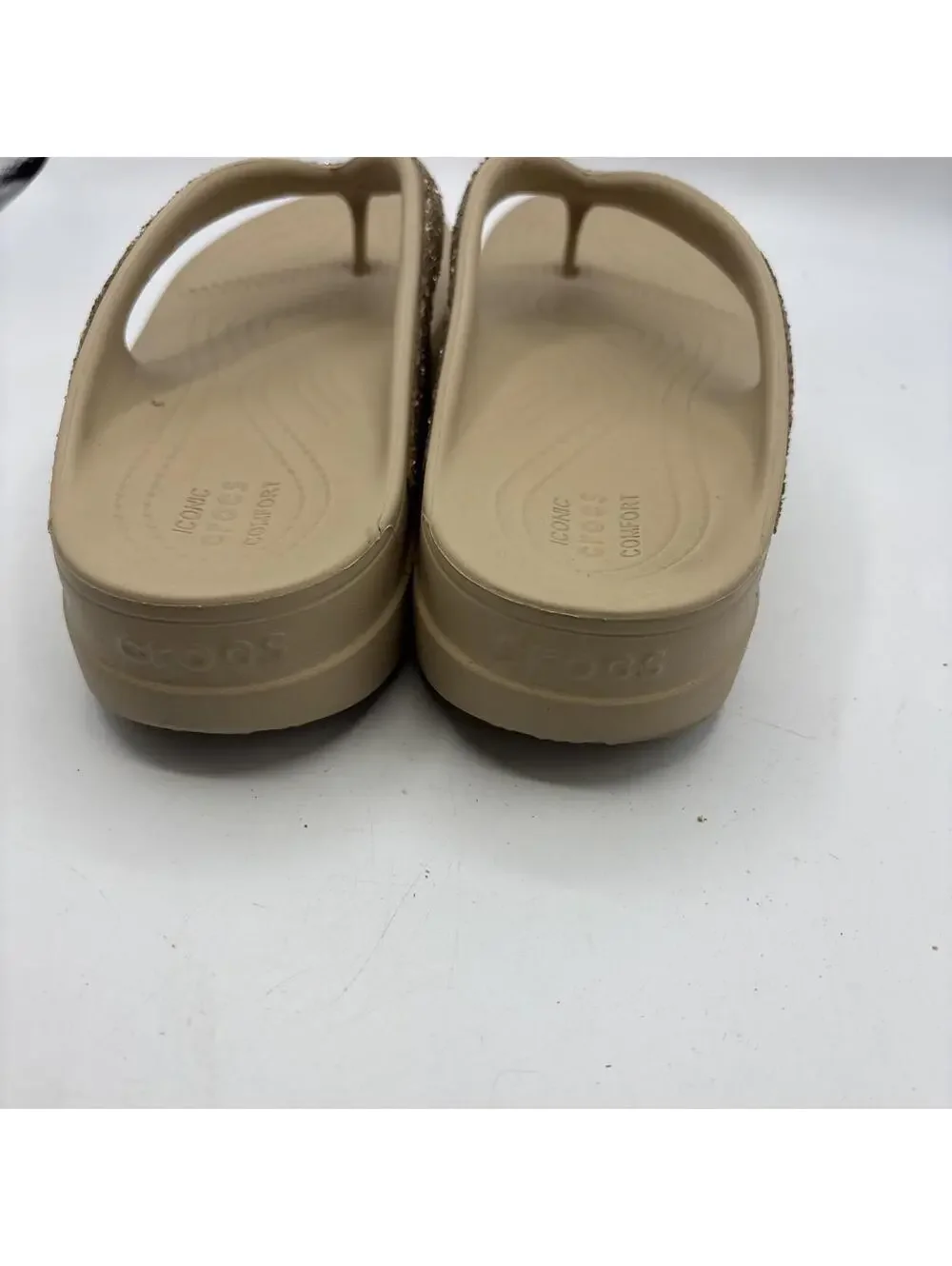 Crocs Sloane Wedge Flip Flop Sandals Women's Tan Gold Glitter Blingy Size 10